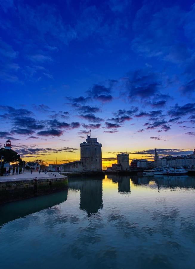 Charmant Cocon Iode Cosy Equipe, Baigne De Lumiere, Situe Au Coeur De La Rochelle A 1Min A Pied Du Marche Central Avec Tv Et Wifi エクステリア 写真